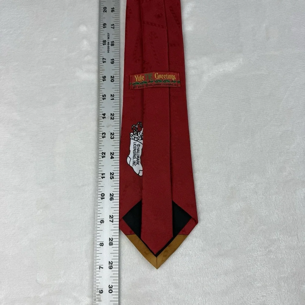 Hallmark Holiday Tie Reindeer Christmas Novelty Necktie Red‎ Yule Festive Cheer